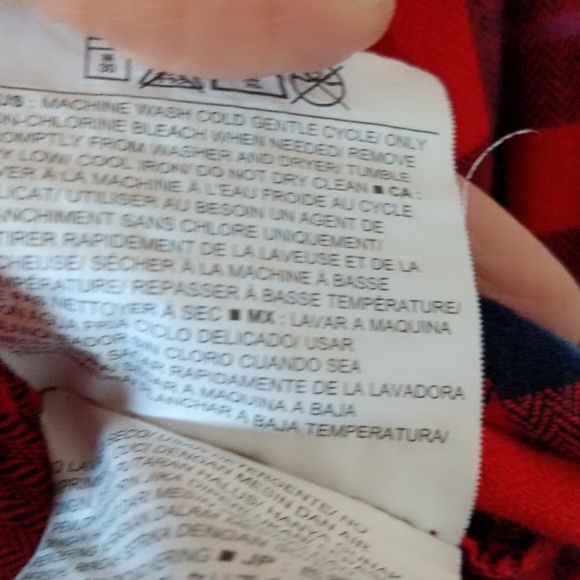 Old Navy Boyfriend Flannel Shirt - Picture 2 of 6